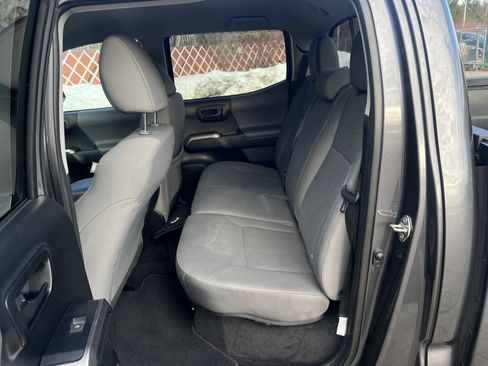 Used 2018 Toyota Tacoma SR5 image 28