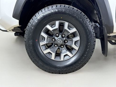 Certified 2023 Toyota Tacoma TRD Off-Road w/ Technology Package AWD/4WD image 26