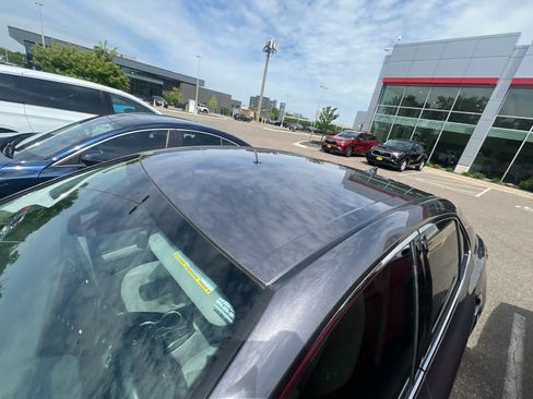 Used 2021 Toyota Camry XLE FWD image 6