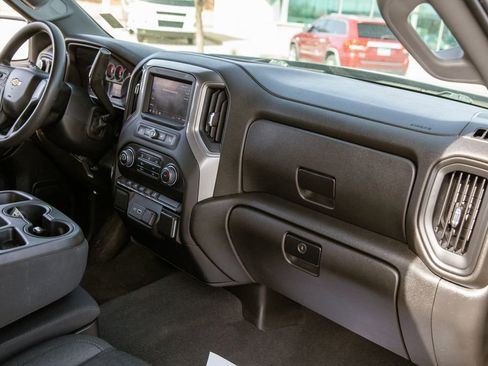 Used 2022 Chevrolet Silverado 1500 Custom image 10