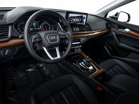 Used 2023 Audi Q5 2.0T Premium w/ Convenience Package AWD/4WD image 10