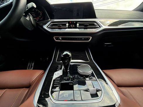 Used 2022 BMW X7 M50i w/ Cold Weather Package AWD/4WD image 24