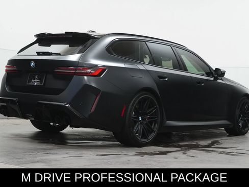 Used 2025 BMW M5 Touring image 5