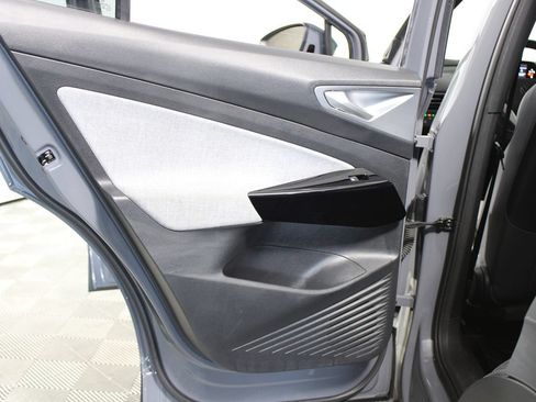 Used 2023 Volkswagen ID.4 Pro RWD image 33