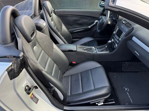 Used 2005 Mercedes-Benz SLK 55 AMG image 23