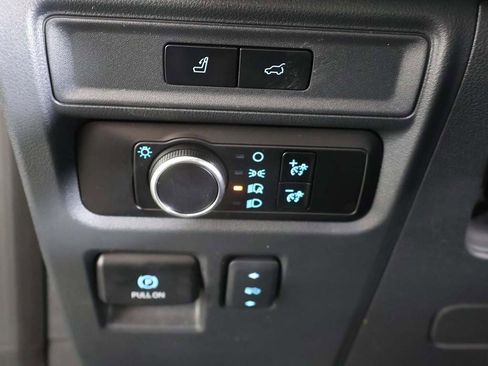 Used 2024 Ford Expedition XLT image 38