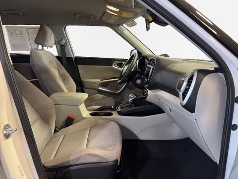 Certified 2024 Kia Soul LX FWD image 26
