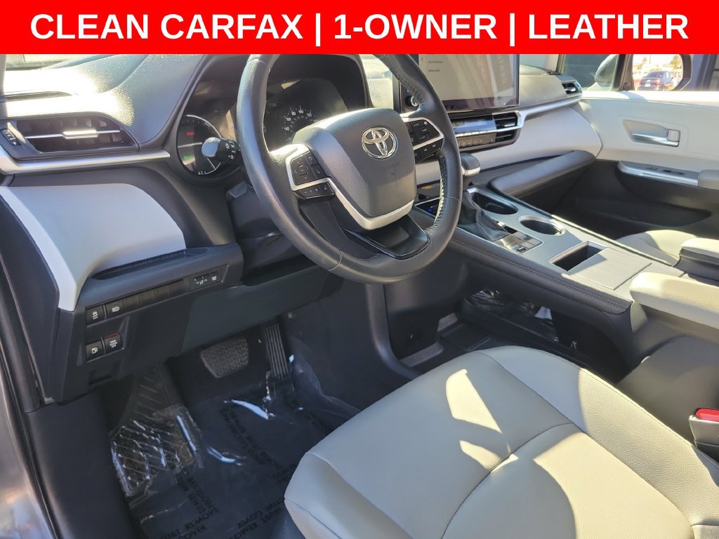 Used 2025 Toyota Sienna XLE FWD image 19