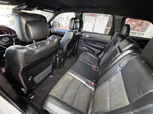Used 2021 Jeep Grand Cherokee Laredo X AWD/4WD image 39