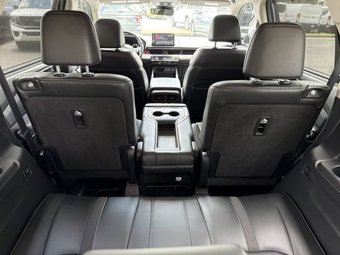 Used 2024 Honda Pilot Touring image 18