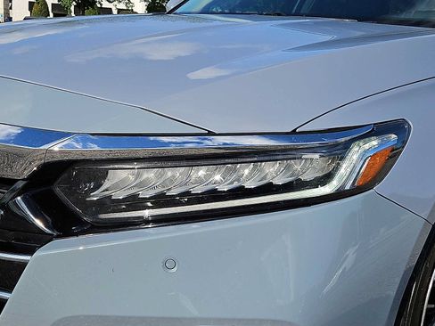 Used 2021 Honda Accord Touring image 9