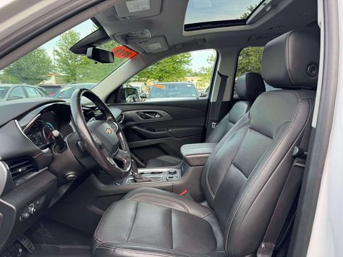 Used 2019 Chevrolet Traverse Premier w/ LPO, Blackout Package AWD/4WD image 16