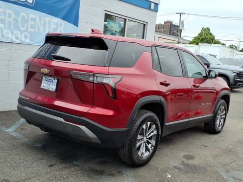 Used 2026 Chevrolet Equinox LT AWD/4WD image 6