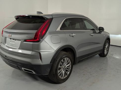 Used 2025 Cadillac XT4 Premium Luxury image 5