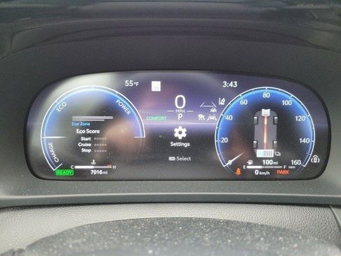 Used 2023 Toyota Crown Platinum image 11