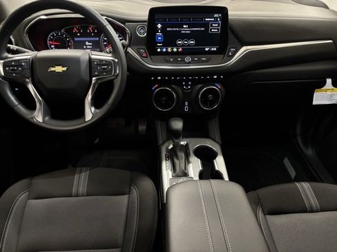 Used 2025 Chevrolet Blazer LT w/ Driver Confidence Package image 10