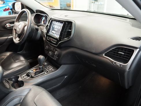 Used 2019 Jeep Cherokee Limited image 28