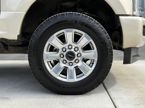 Used 2018 Ford F250 Platinum w/ Platinum Ultimate Package image 13