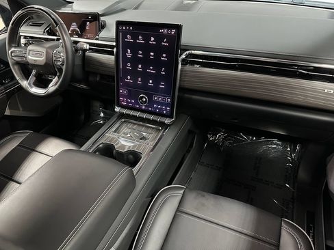 Used 2025 GMC Sierra EV Denali AWD/4WD image 12