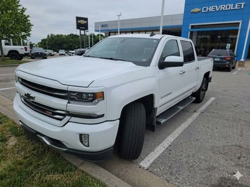 Used 2017 Chevrolet Silverado 1500 LTZ Z71 w/ LTZ Plus Package AWD/4WD image 5