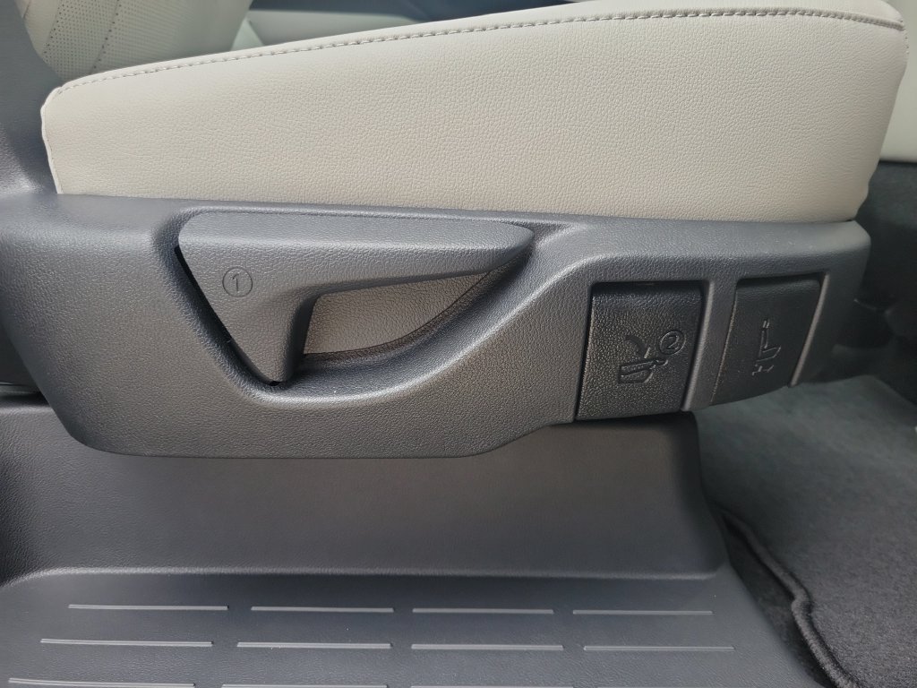 Certified 2026 Toyota Grand Highlander FWD image 21
