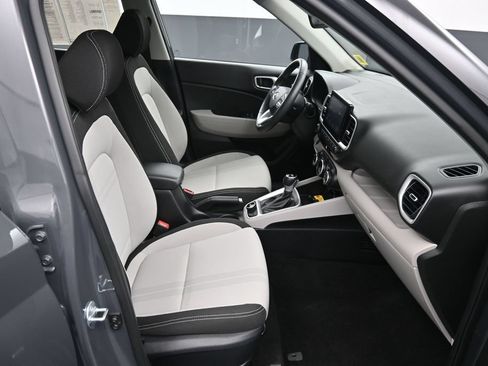 Certified 2024 Hyundai Venue SEL FWD image 25