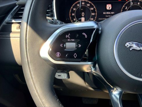 Used 2025 Jaguar F-PACE R-Dynamic S image 15