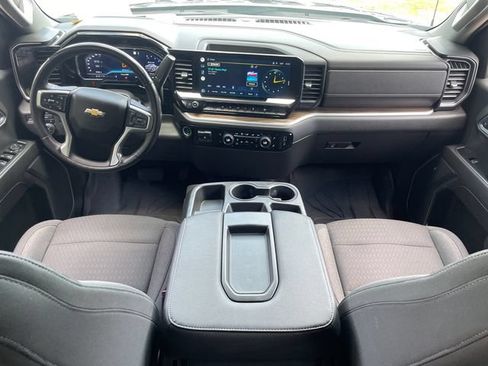 Used 2022 Chevrolet Silverado 1500 LT w/ Convenience Package II AWD/4WD image 21