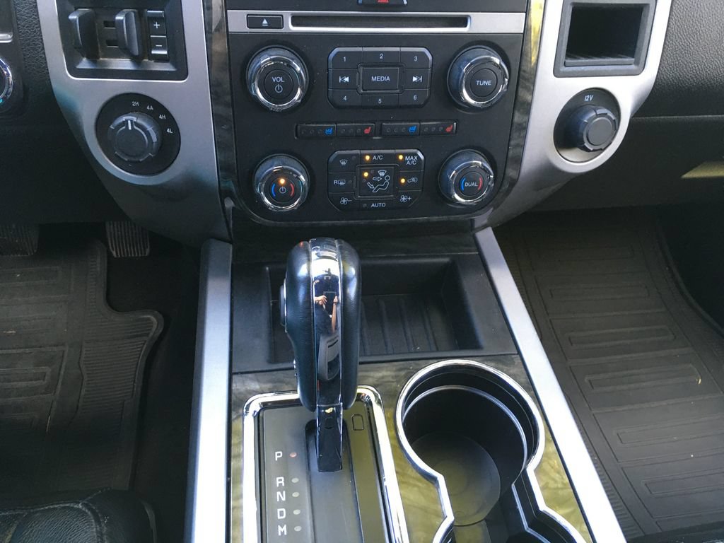Used 2017 Ford Expedition Limited w/ Equipment Group 301A AWD/4WD image 19