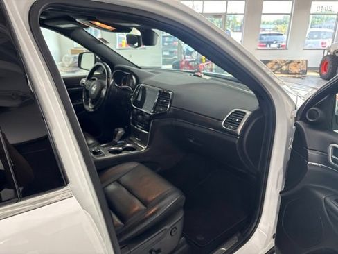 Used 2019 Jeep Grand Cherokee Limited AWD/4WD image 20