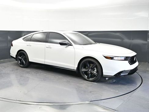Used 2026 Honda Accord Sport image 3