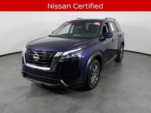 Certified 2025 Nissan Pathfinder SV FWD image 2