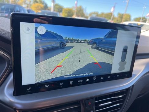 Used 2025 Ford Escape SE image 13