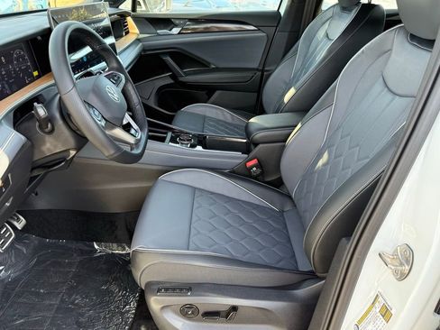 New 2026 Volkswagen Tiguan SEL R-Line image 12