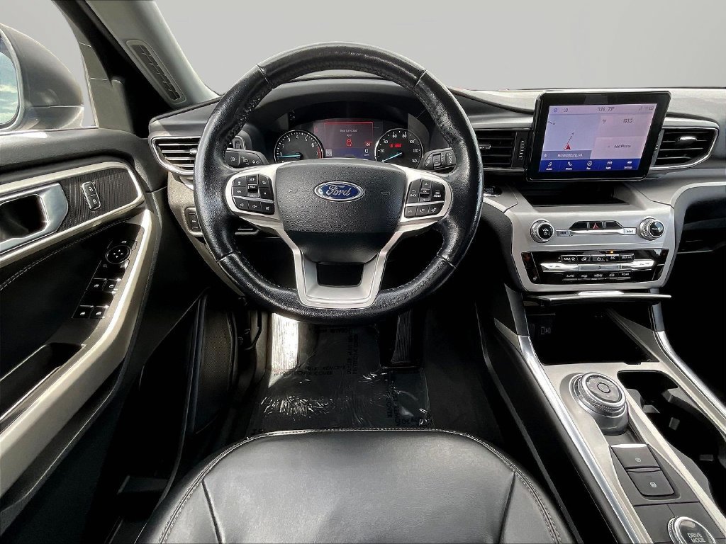 Used 2023 Ford Explorer XLT w/ Equipment Group 202A AWD/4WD image 8