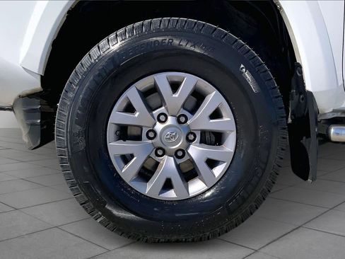 Used 2019 Toyota Tacoma SR5 image 11