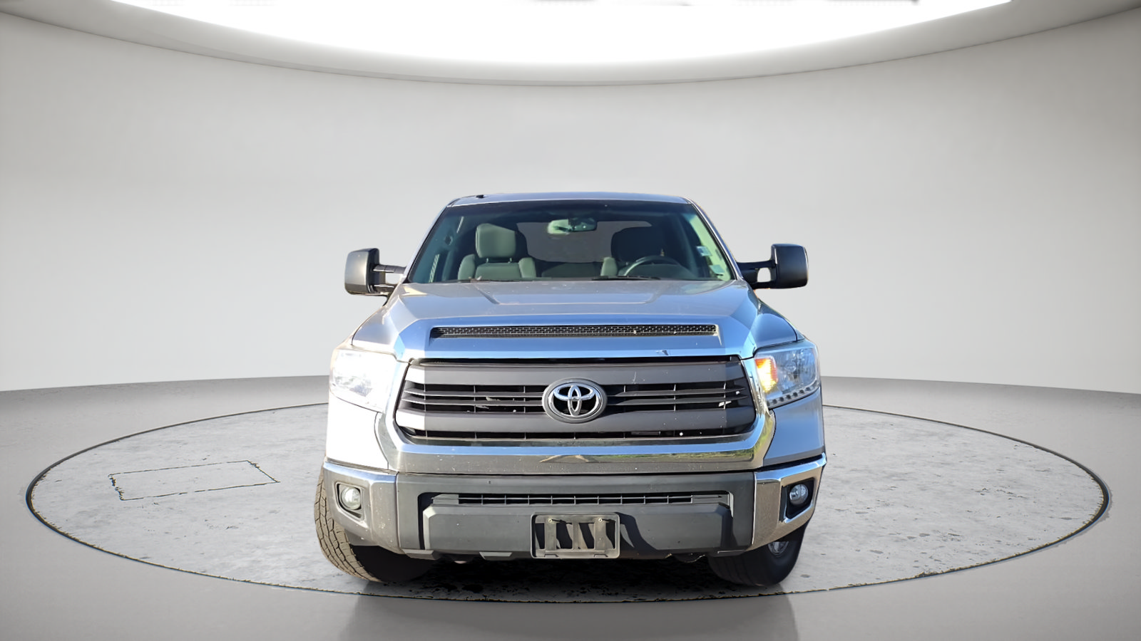 Used 2015 Toyota Tundra SR5 w/ SR5 Upgrade Package AWD/4WD image 2