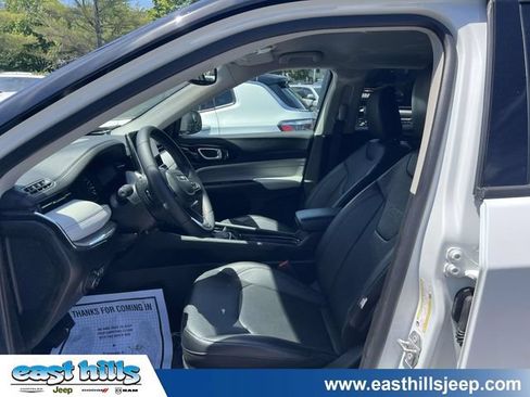 Certified 2022 Jeep Compass Limited AWD/4WD image 11