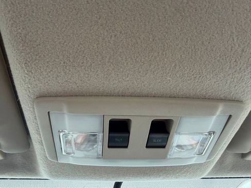 Used 2010 Ford Focus SEL FWD image 23