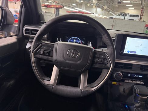 Certified 2025 Toyota Tacoma SR5 AWD/4WD image 9