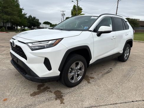Used 2023 Toyota RAV4 XLE AWD/4WD image 1