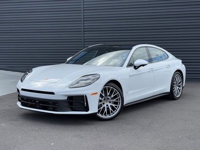 New 2025 Porsche Panamera 4
