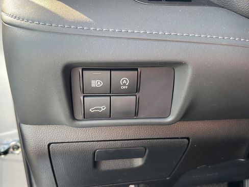 Certified 2024 Toyota Highlander XLE image 19