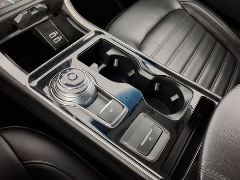 Used 2020 Ford Edge SEL image 21