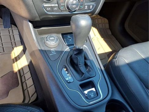 Used 2021 Jeep Cherokee Latitude Lux 80th Anniv w/ Quick Order Package 26U 80TH AWD/4WD image 23