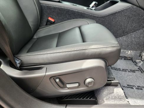 New 2025 Volvo XC40 B5 Ultra w/ Climate Package image 19