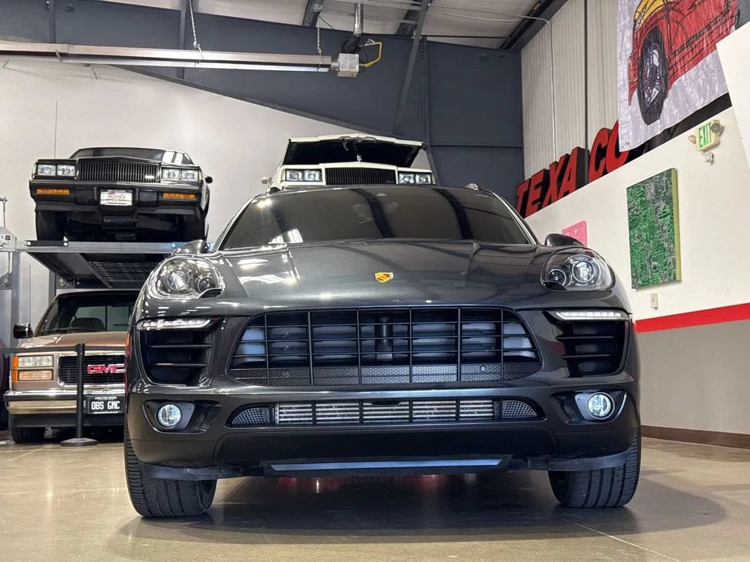 Used 2018 Porsche Macan Sport Edition AWD/4WD image 40