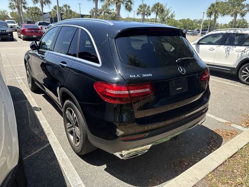 Used 2019 Mercedes-Benz GLC 300 4MATIC image 2