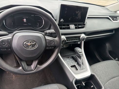 Used 2025 Toyota RAV4 XLE image 11