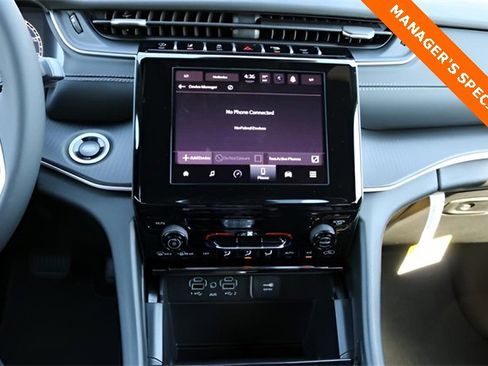 New 2025 Jeep Grand Cherokee Laredo w/ Trailer Tow Package image 20